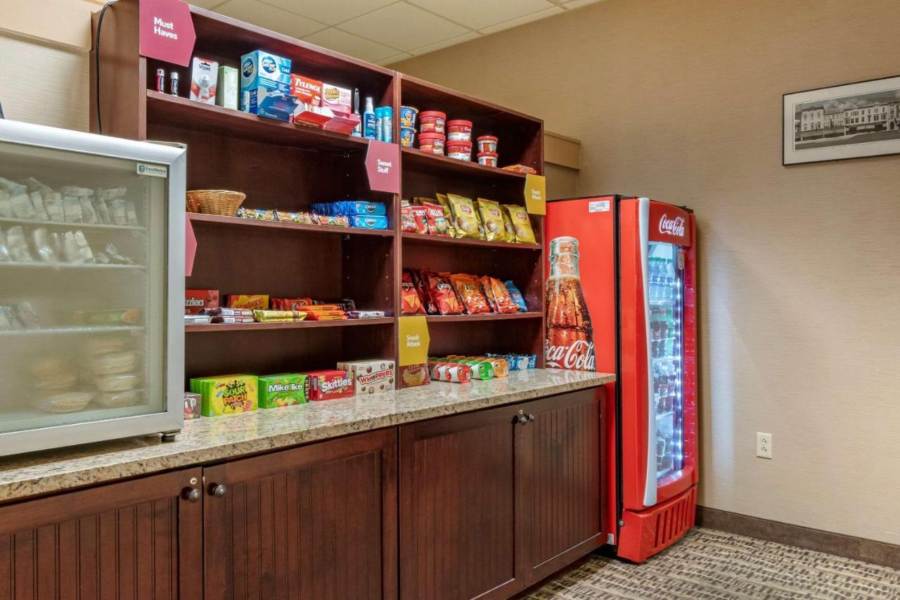 Comfort Suites Downtown Карлайл Екстериор снимка