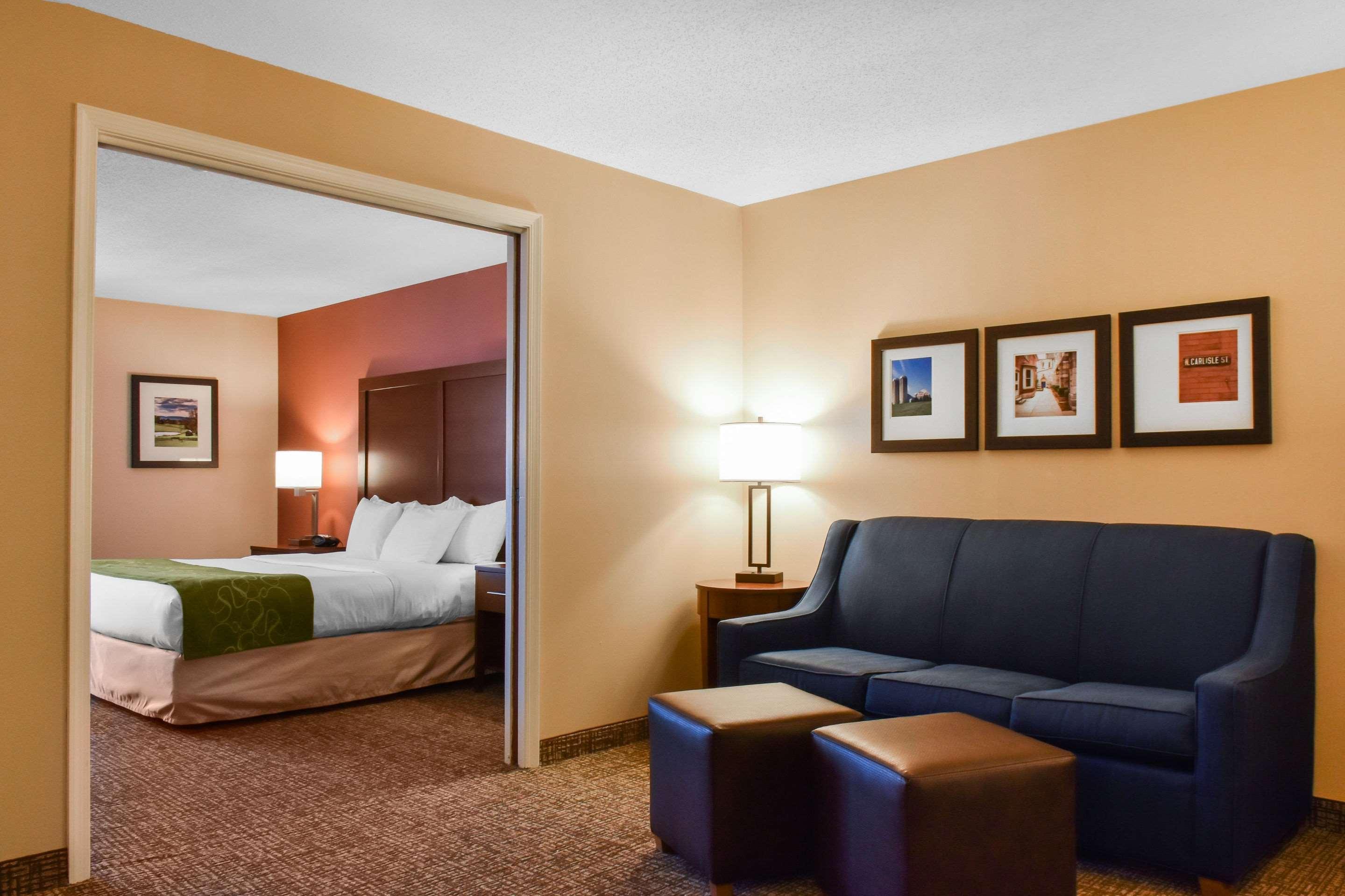 Comfort Suites Downtown Карлайл Екстериор снимка