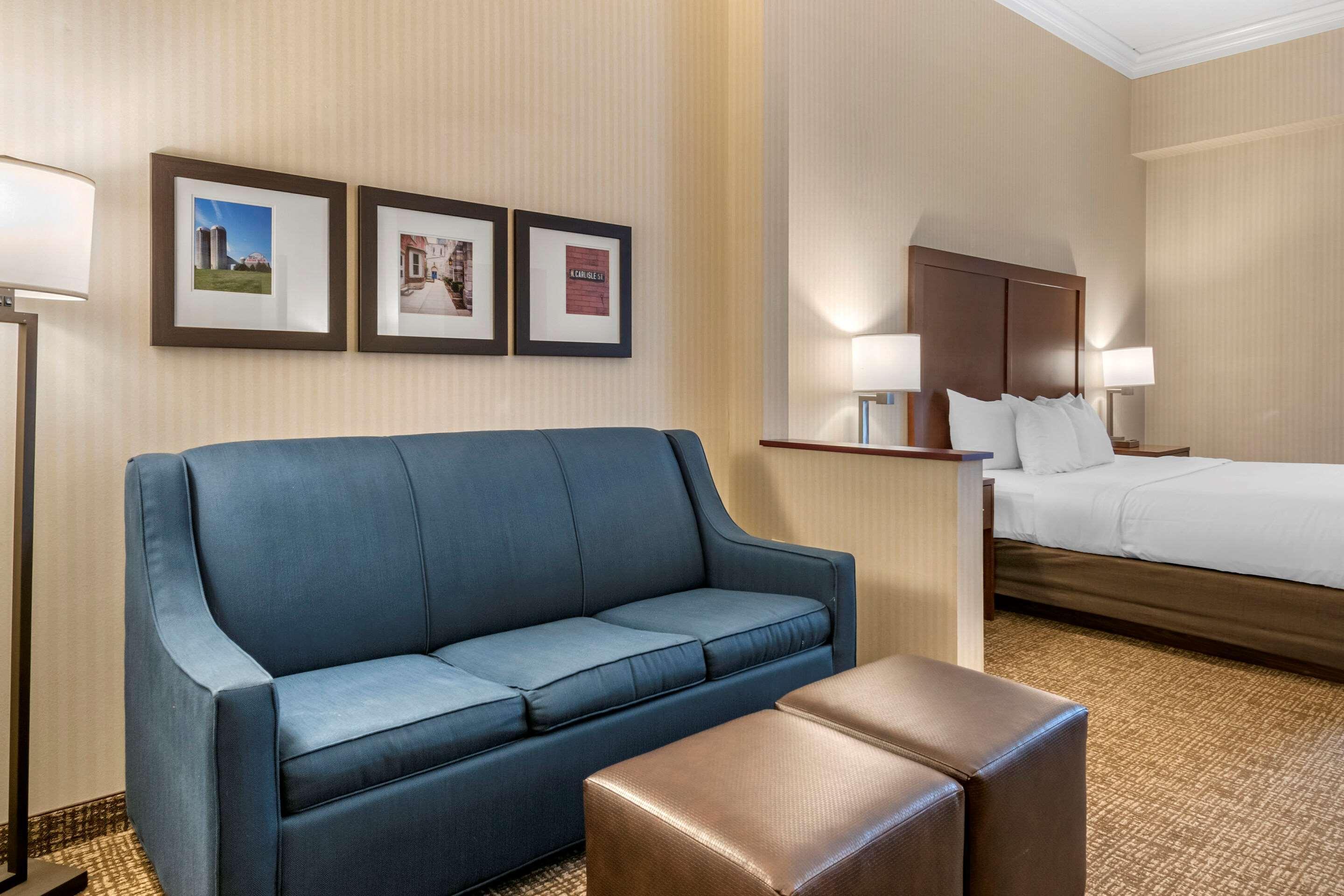 Comfort Suites Downtown Карлайл Екстериор снимка