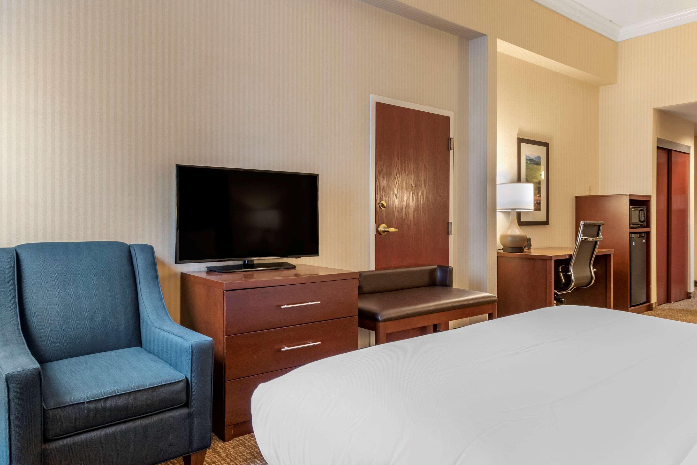 Comfort Suites Downtown Карлайл Екстериор снимка
