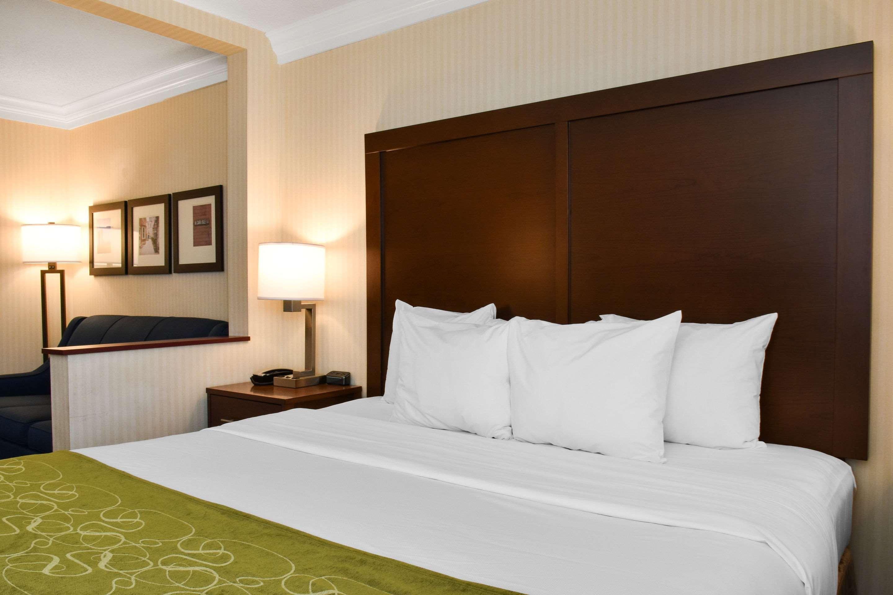 Comfort Suites Downtown Карлайл Екстериор снимка