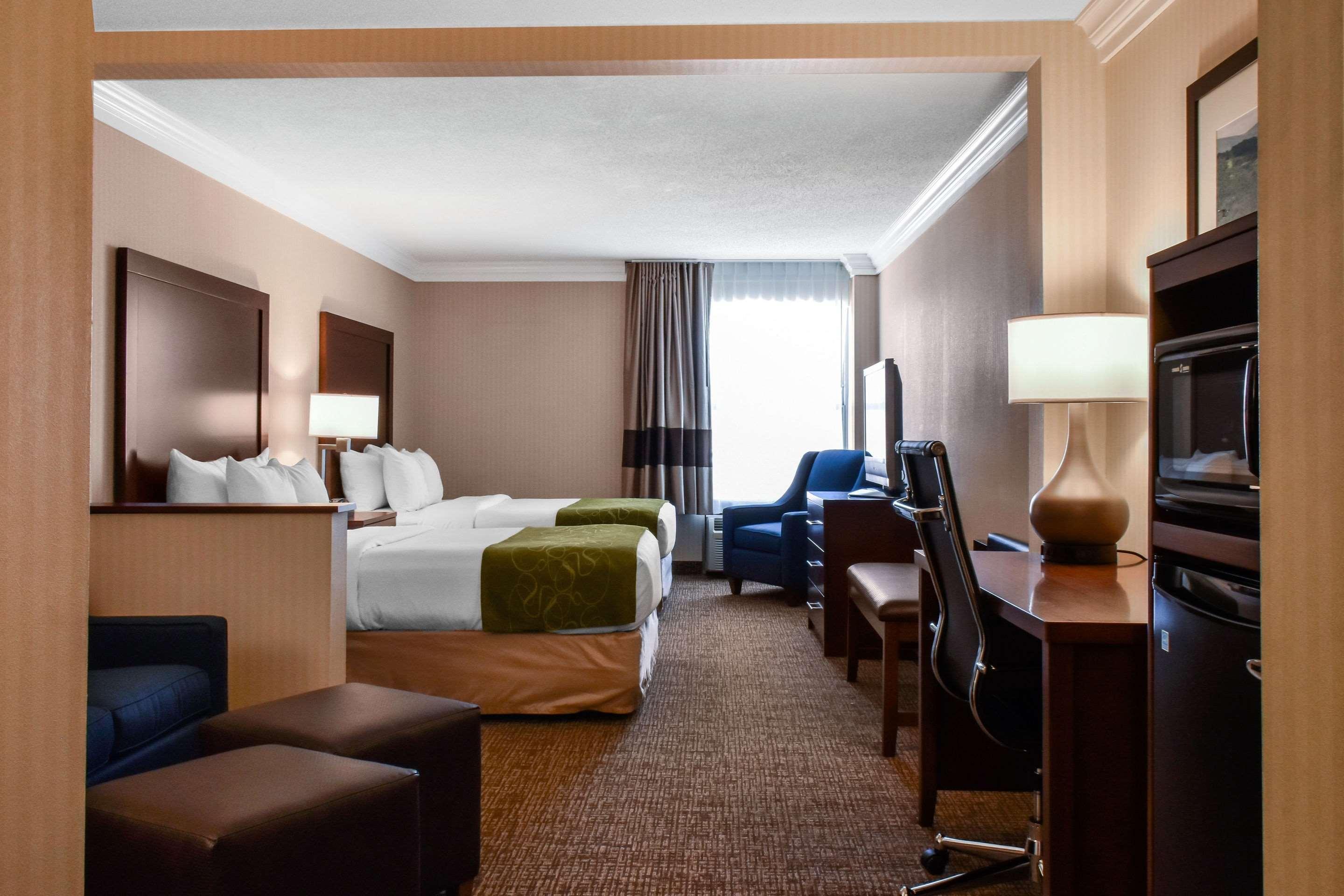 Comfort Suites Downtown Карлайл Екстериор снимка