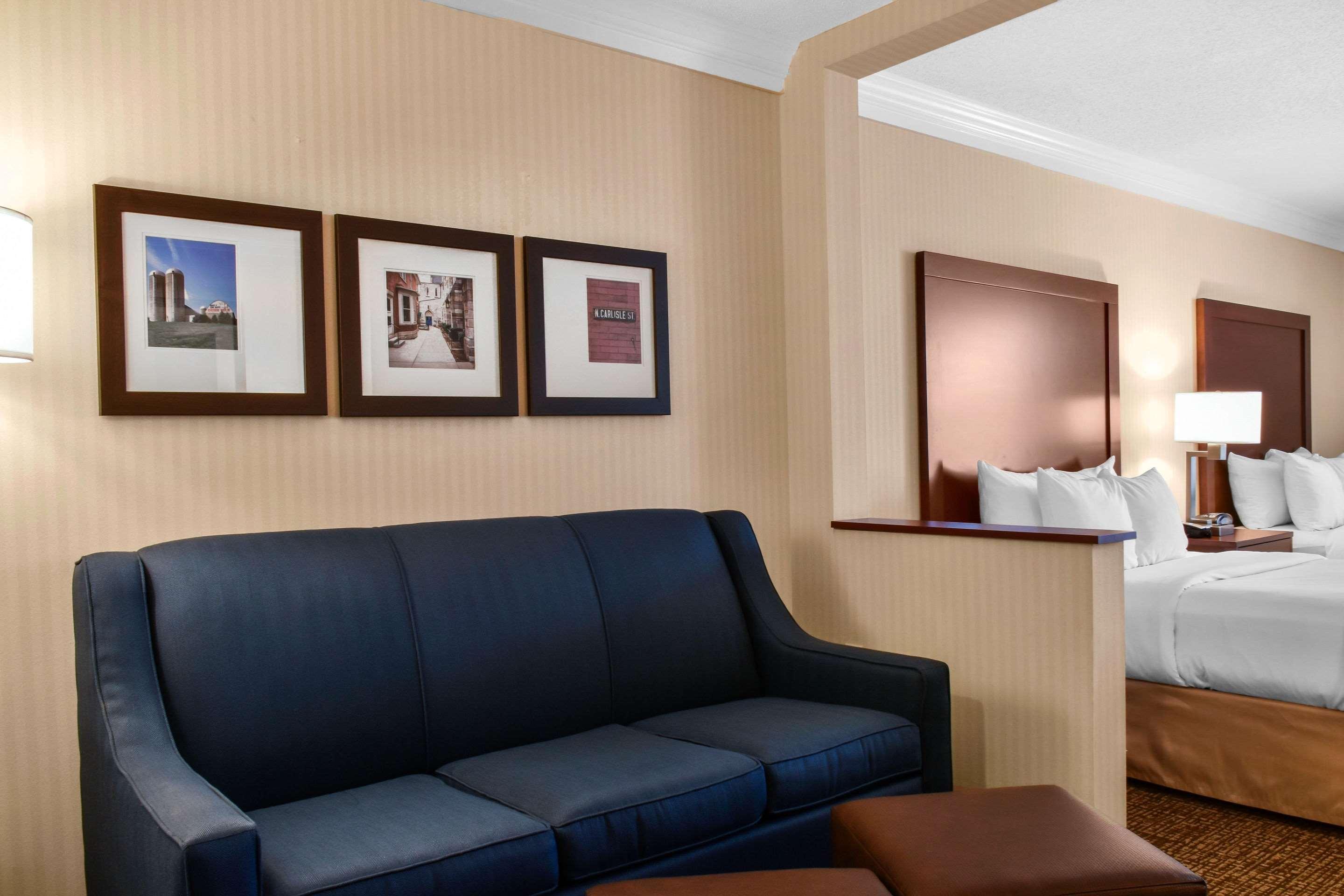 Comfort Suites Downtown Карлайл Екстериор снимка