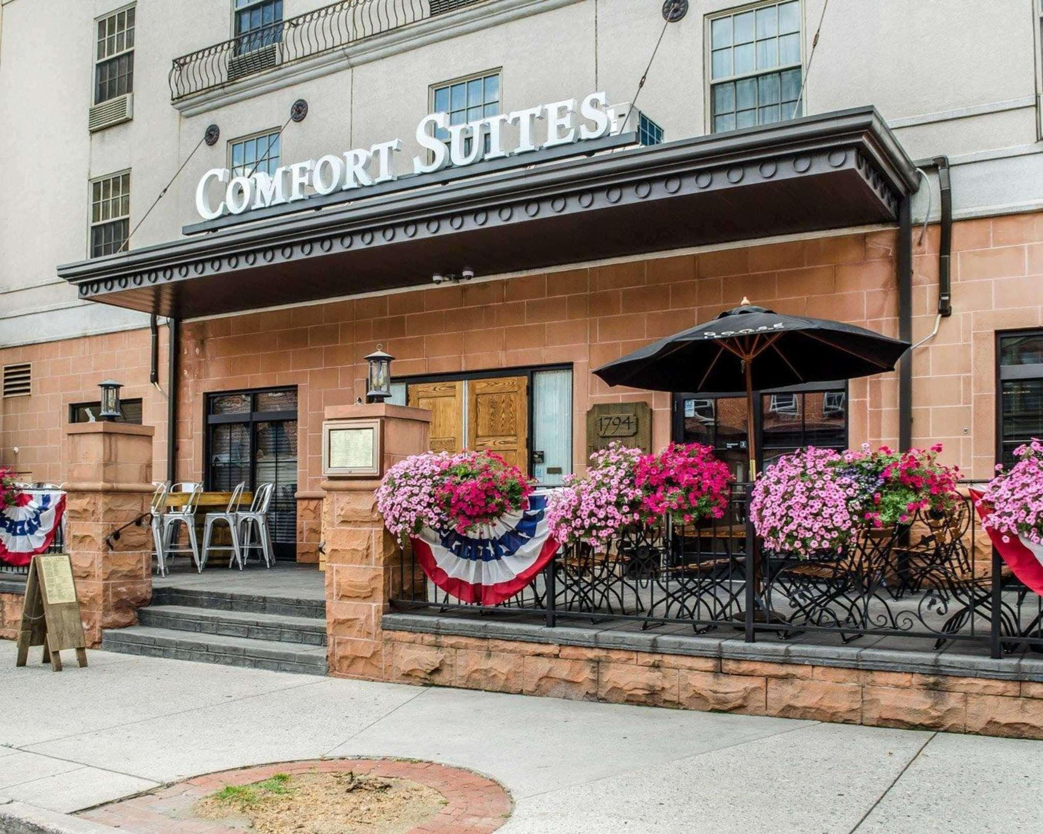 Comfort Suites Downtown Карлайл Екстериор снимка