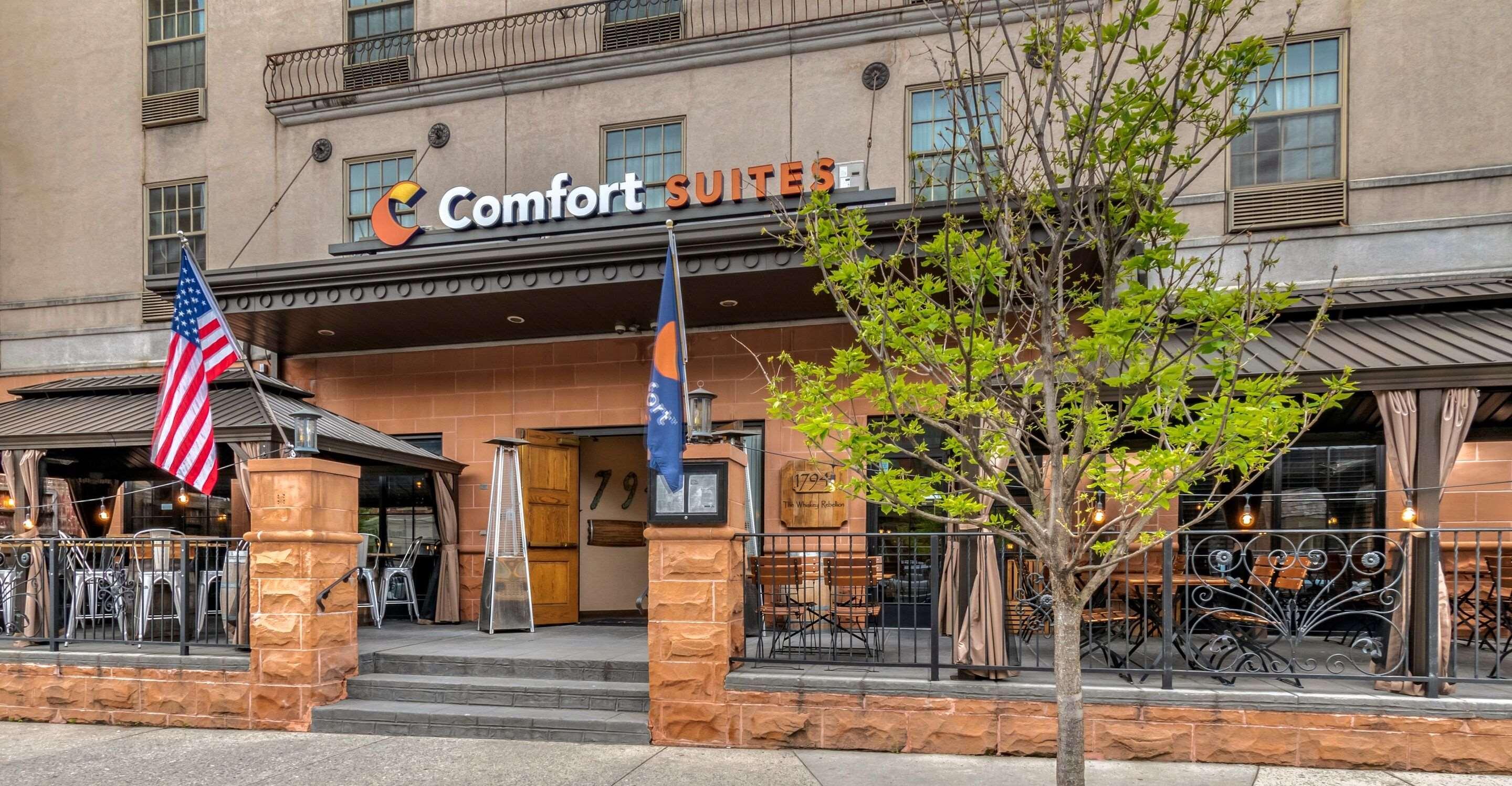 Comfort Suites Downtown Карлайл Екстериор снимка