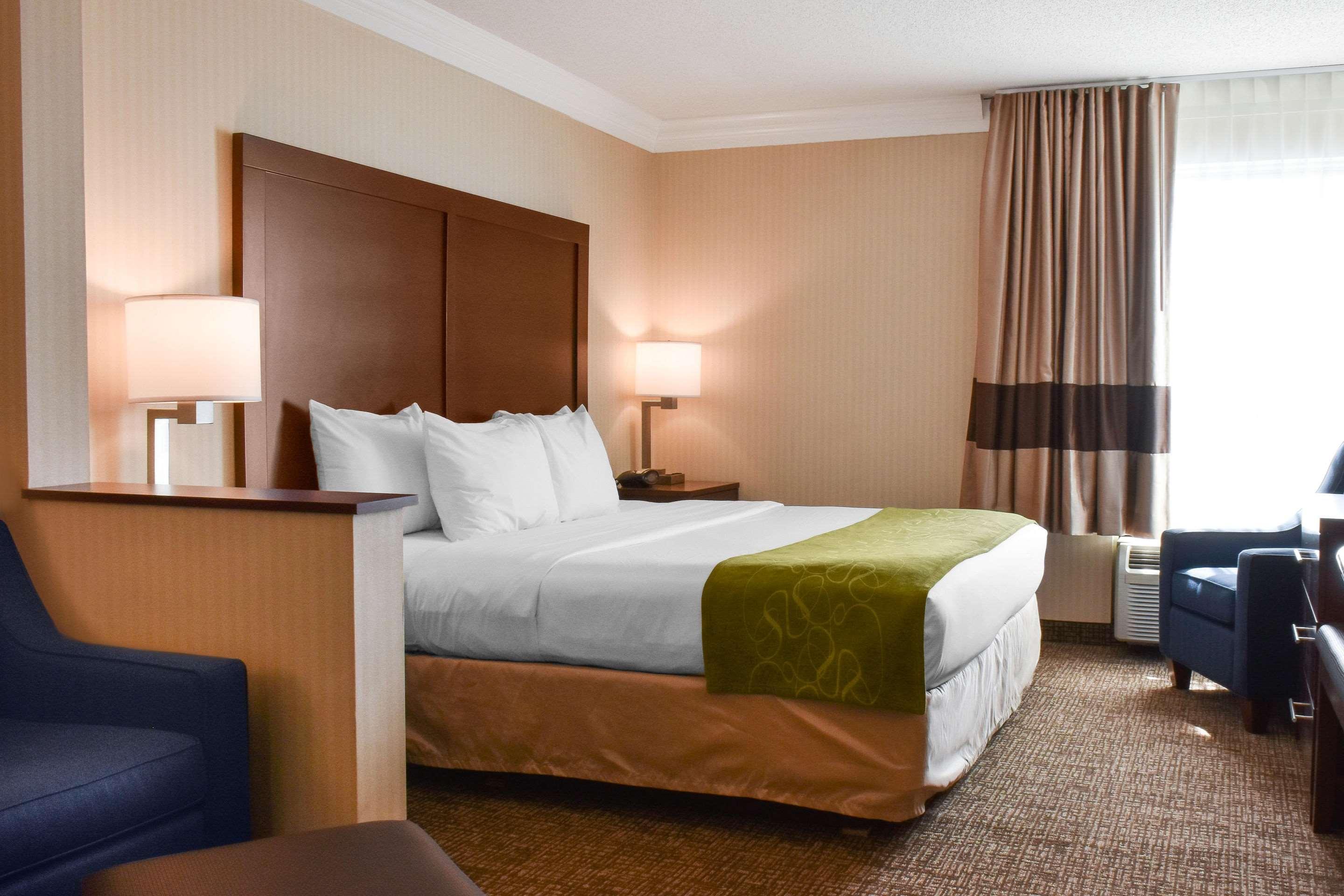 Comfort Suites Downtown Карлайл Екстериор снимка