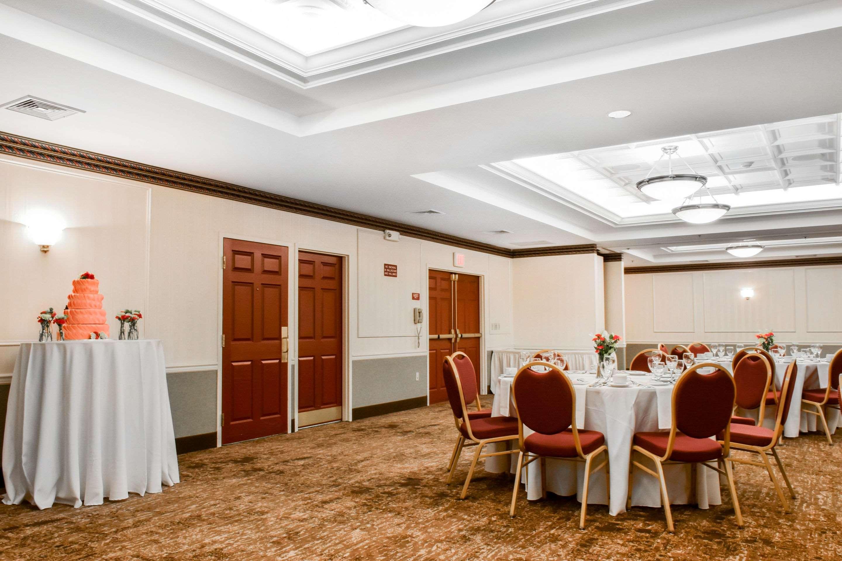 Comfort Suites Downtown Карлайл Екстериор снимка